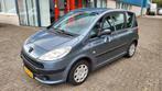 Peugeot 1007 1.4 2007 Grijs apk tot 25-8-2025, Auto's, Peugeot, Voorwielaandrijving, Zwart, 4 cilinders, 4 stoelen