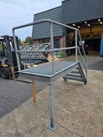 Stalen bordestrap. Hoog 1.05mtr. Nob147, Doe-het-zelf en Verbouw, Ladders en Trappen, Ophalen, Zo goed als nieuw, Minder dan 2 meter