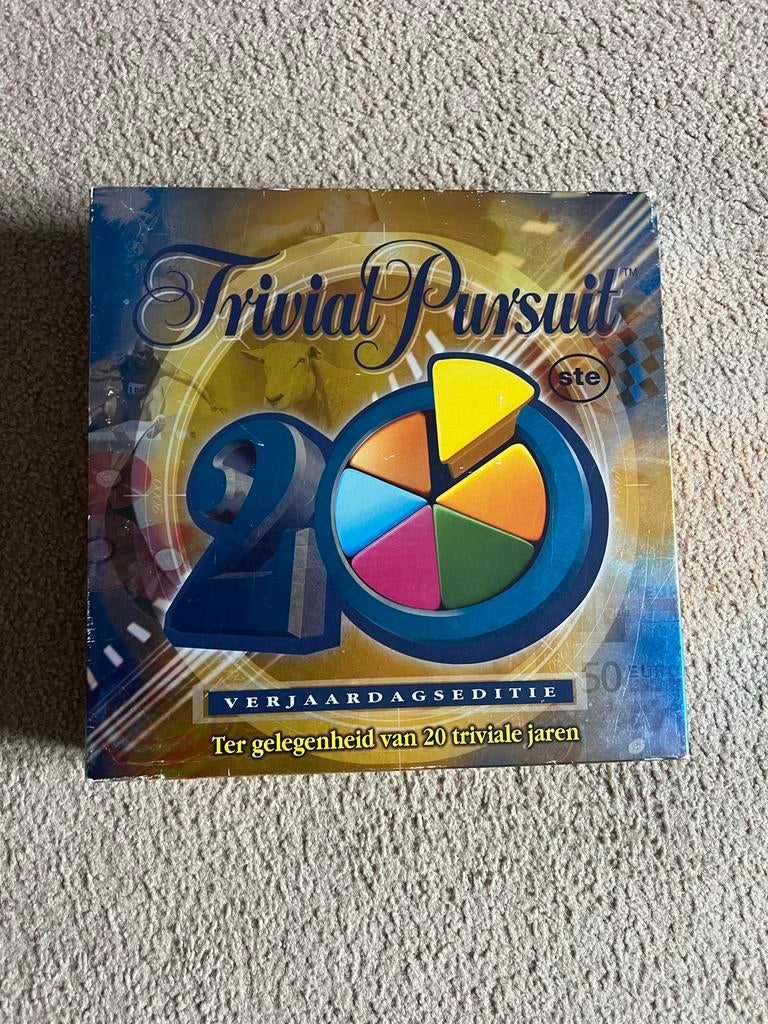 Trivial Pursuit 20 Jaar Editie, Drie of vier spelers, Ophalen of Verzenden, Zo goed als nieuw