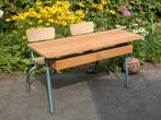 Lessenaar/ speeltafel met stoeltjes voor 2 kinderen., Kinderen en Baby's, Kinderkamer | Tafels en Stoelen, Ophalen, Gebruikt, Tafel(s) en Stoel(en)