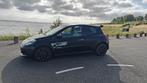 Renault Clio RS look 1.6 16V Enige in NL lage verzekering!, Auto's, Renault, Voorwielaandrijving, Zwart, 4 cilinders, Zwart