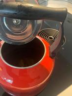 Le Creuset Fluitketel - Rood, Huis en Inrichting, Keuken | Keukenbenodigdheden, Ophalen of Verzenden, Gebruikt