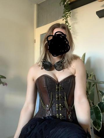 Steampunk korset cosplay outfit beschikbaar voor biedingen