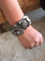 Mooie robuuste armband met allerlei zilveren knopen., Ophalen of Verzenden, Zo goed als nieuw, Zilver