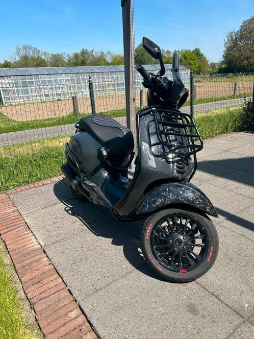 Vespa sprint 80cc 4v, Fietsen en Brommers, Scooters | Vespa, Zo goed als nieuw, Benzine, Ophalen
