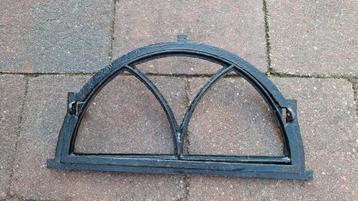 Compleet te openen klapraam beschikbaar voor biedingen