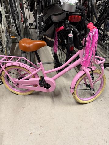 Kinder fiets meisje beschikbaar voor biedingen