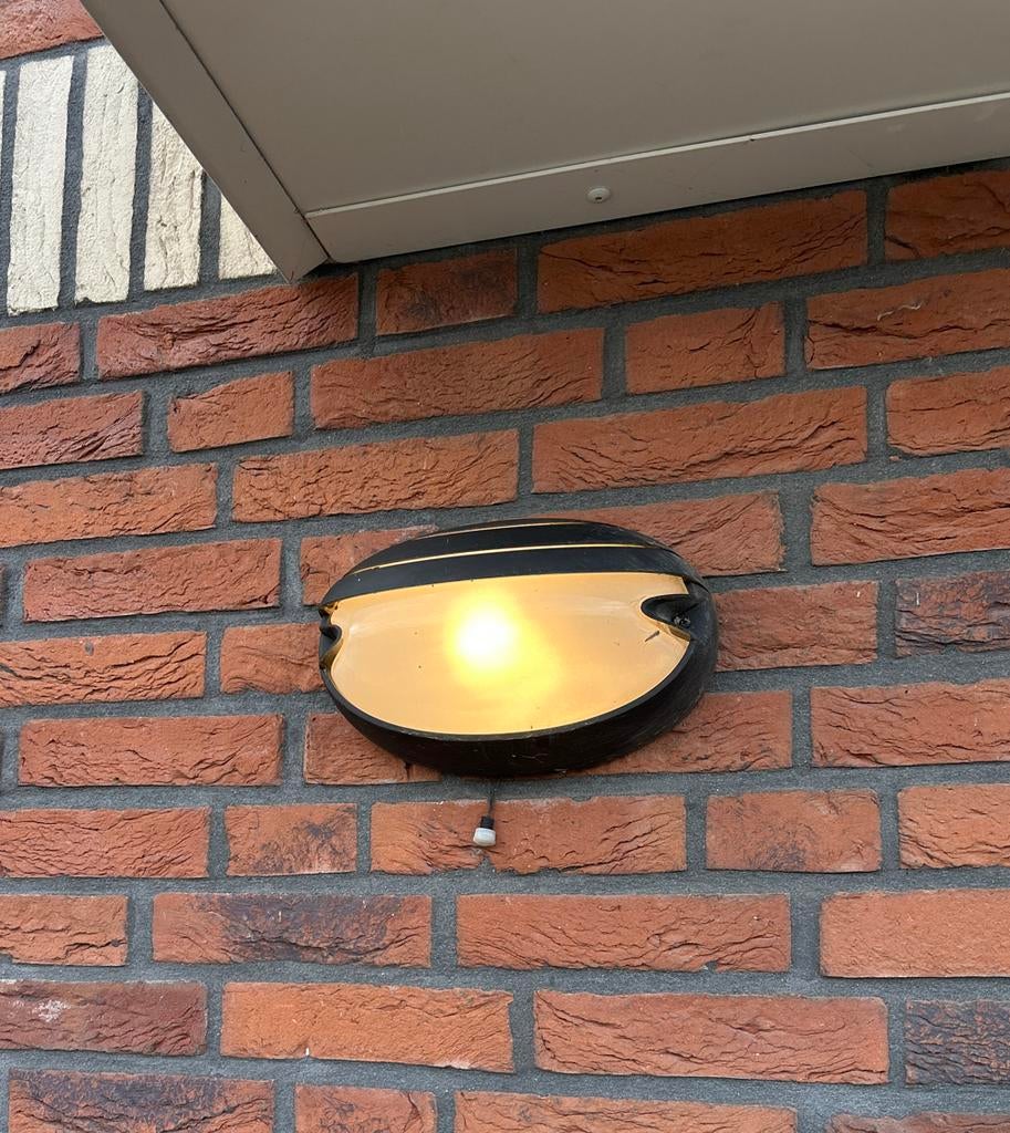 Ovale Buitenlamp / Wandlamp Zwart met Wit Glas, Ophalen, Wandlamp, 50 tot 250 watt, Netvoeding