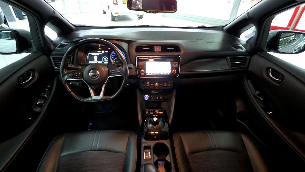 Nissan Leaf Tekna 40 kWh / SOH 88,7% (bj 2018, automaat), Auto's, 12 maanden, 0 cilinders, Gebruikt, Zwart