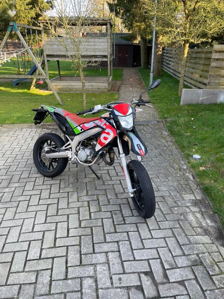 Aprilia SX 50 Limited Edition (2017) brommer, Fietsen en Brommers, 6 versnellingen, 49 cc, Zo goed als nieuw, Ophalen