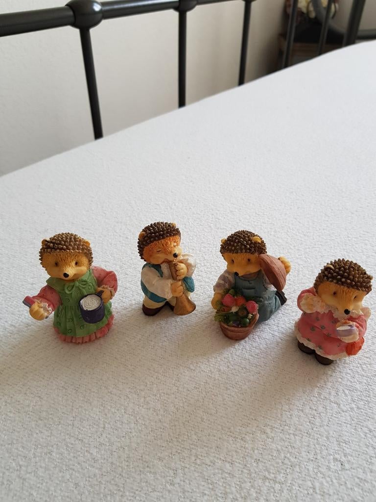 In nieuwstaat leuke beeldjes, Verzamelen, Ophalen, Zo goed als nieuw, Beeldje, Cherished Teddies
