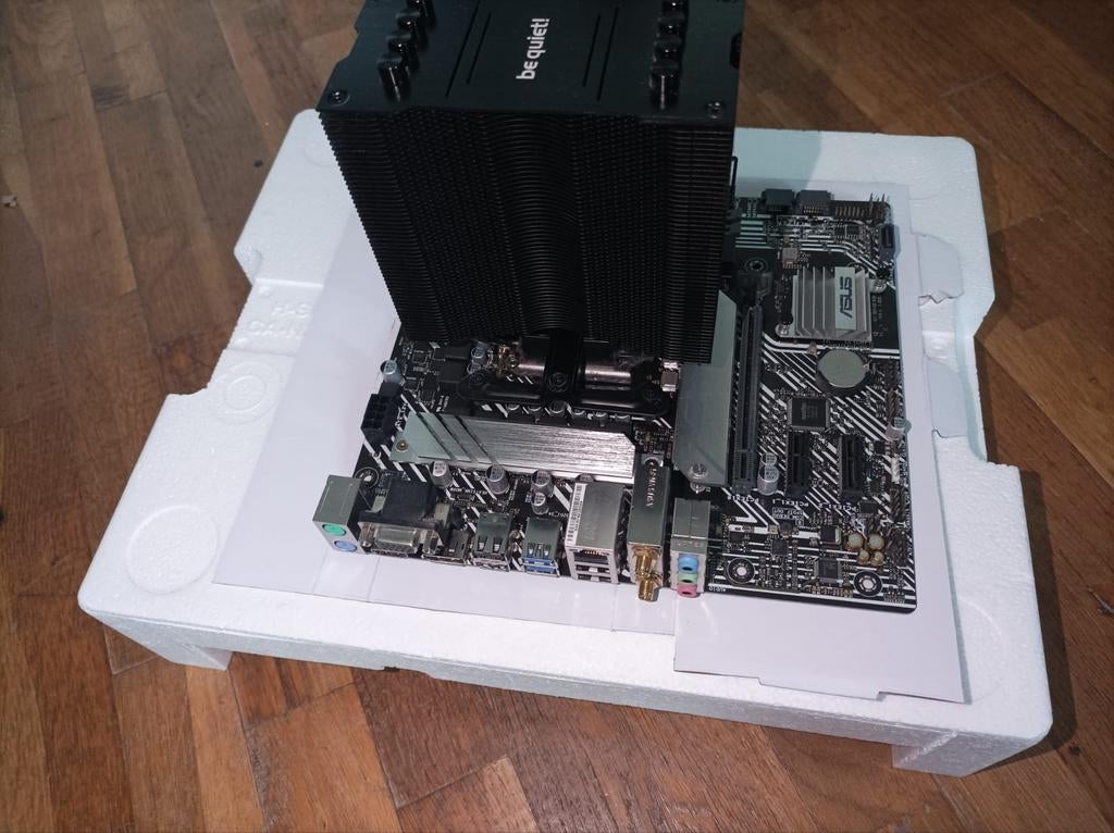 i5 11600k, MSI MPG Z490 en Be Quiet Pure Rock 2, Computers en Software, Moederborden, Ophalen of Verzenden, AMD