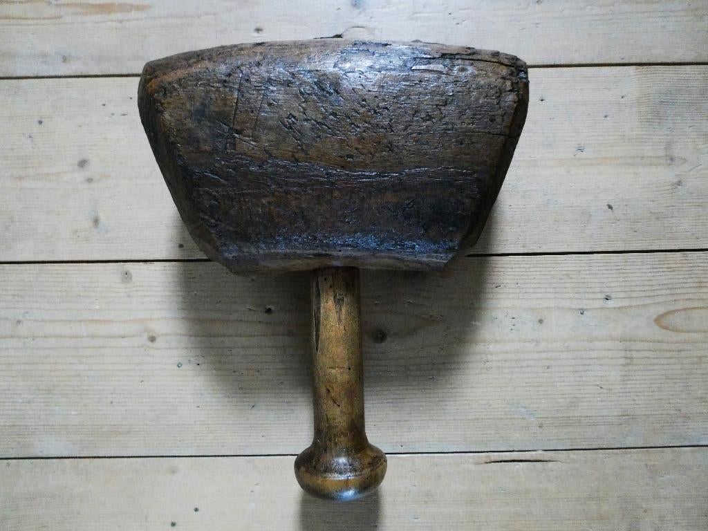 Een 17e eeuwse houten hamer / scheepshamer gereedschap, Antiek en Kunst, Antiek | Gereedschap en Instrumenten, Ophalen of Verzenden