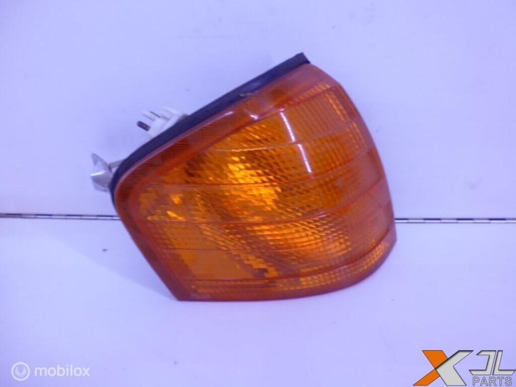 C-KLASSE W202 KNIPPERLICHT RECHTS ORANJE A2028260243, Gebruikt, Mercedes-Benz, Ophalen of Verzenden, Mercedes-Benz