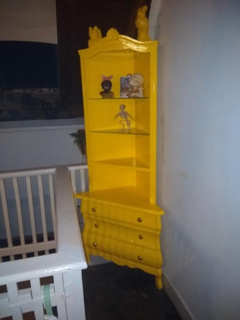 Gele hoekkast Queen Ann leeuwenpootjes, Ophalen of Verzenden, Gebruikt