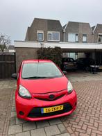 Toyota Aygo 1.0 12V Vvt-i 5DRS 2012 Rood, Voorwielaandrijving, 4 stoelen, Origineel Nederlands, Handgeschakeld