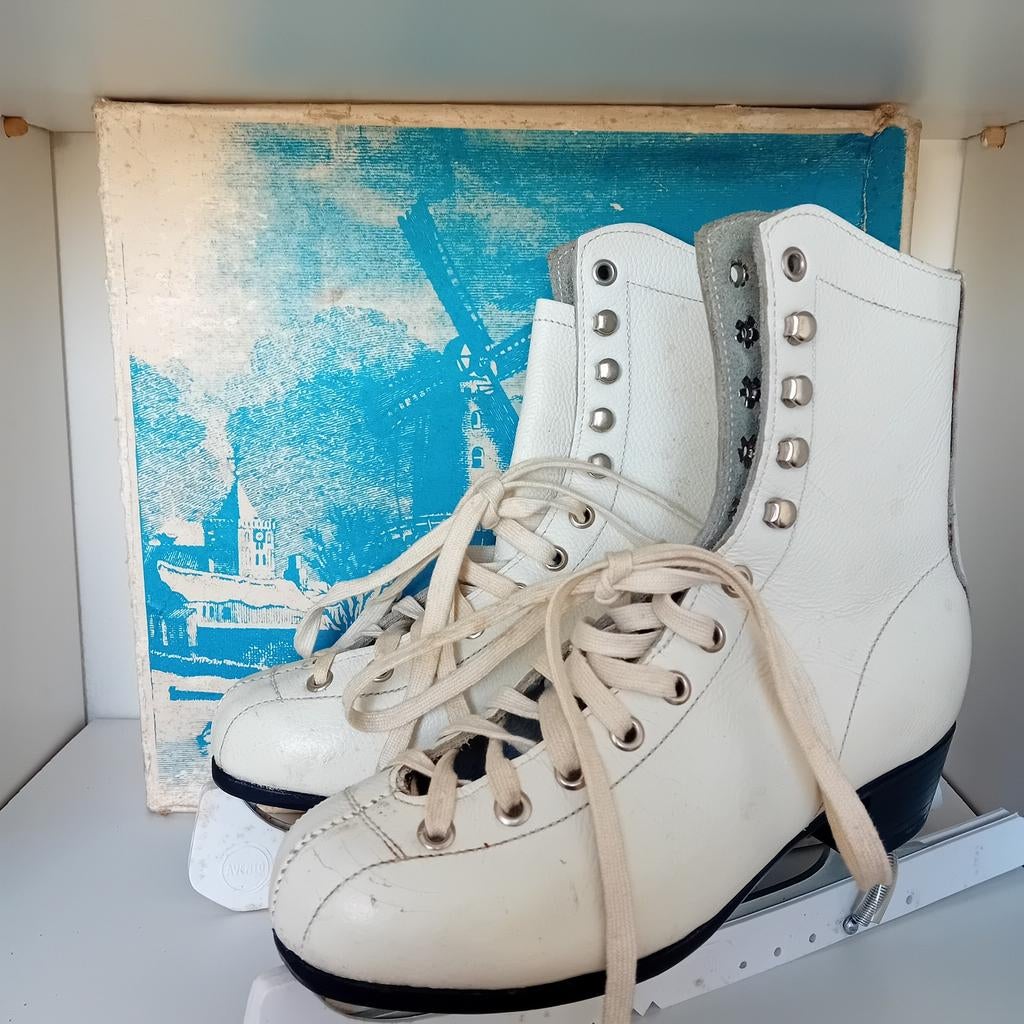 Witte, vintage, kunstschaatsen, Sport en Fitness, Schaatsen, Ophalen of Verzenden, Gebruikt, Kunstschaatsen, Overige merken
