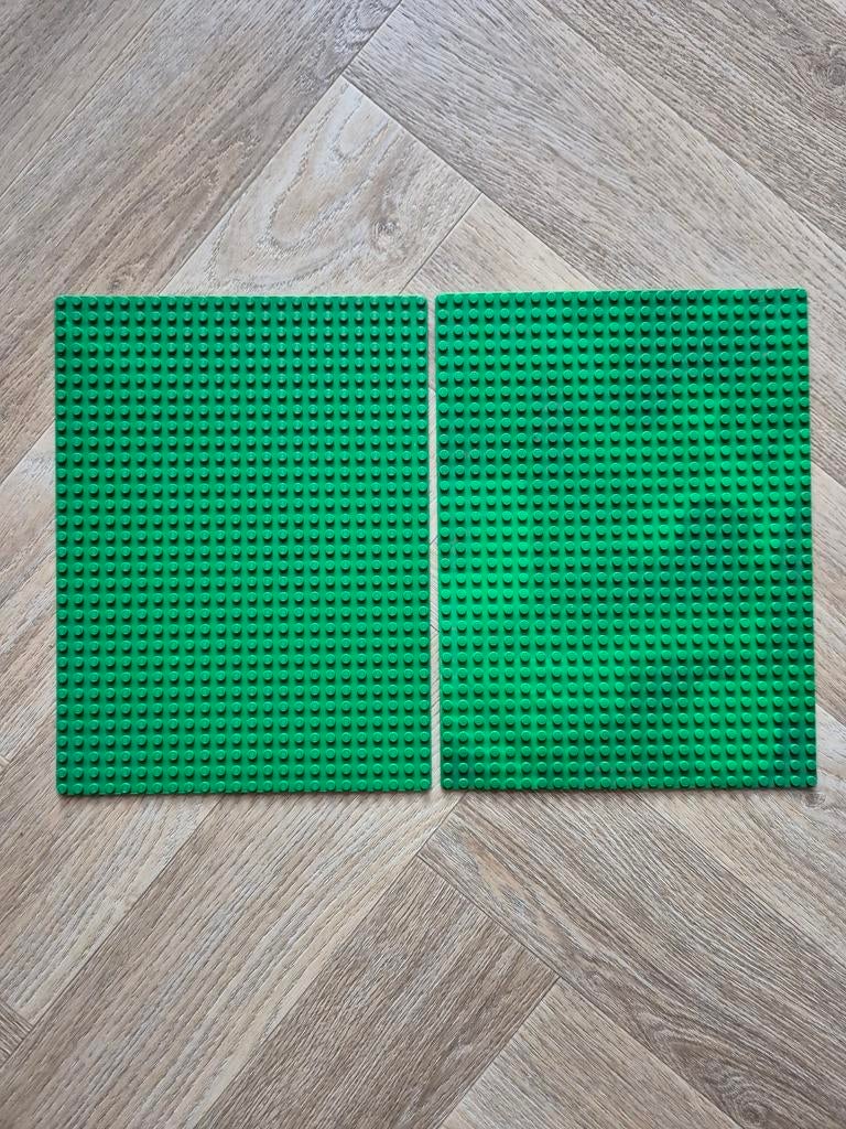 2 lego bouwplaten grondplaten baseplates 24x32, Lego, Ophalen of Verzenden, Compleet, Grondplaat