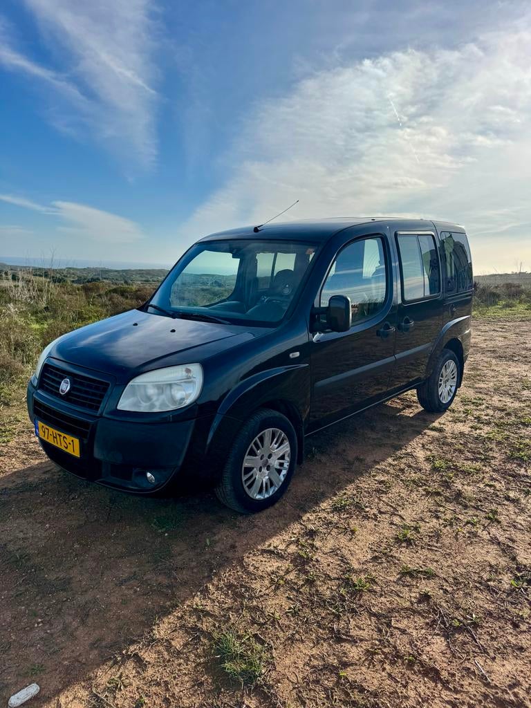 Fiat Doblo (campeer-, rolstoelvriendelijke en gezinsauto), Auto's, Fiat, Voorwielaandrijving, 1325 kg, Doblo, Zwart