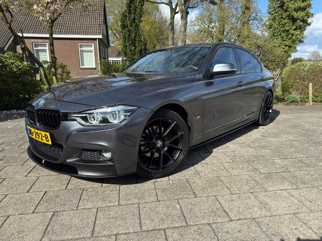 BMW 3-Serie 330e M SPORT Iperformance 252pk Aut 2016, 1998 cc, Achterwielaandrijving, Zwart, 3-Serie