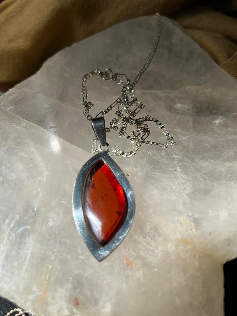 Barnsteen amber rood hanger XL beschermt geluk zeldzaam, Sieraden, Tassen en Uiterlijk, Kettingen, Nieuw, Ophalen of Verzenden