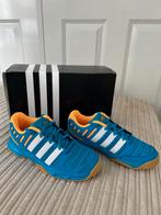 Adidas kinder handbalschoenen indoor zaal in maat 32 NIEUW, Ophalen of Verzenden, Nieuw, Schoenen