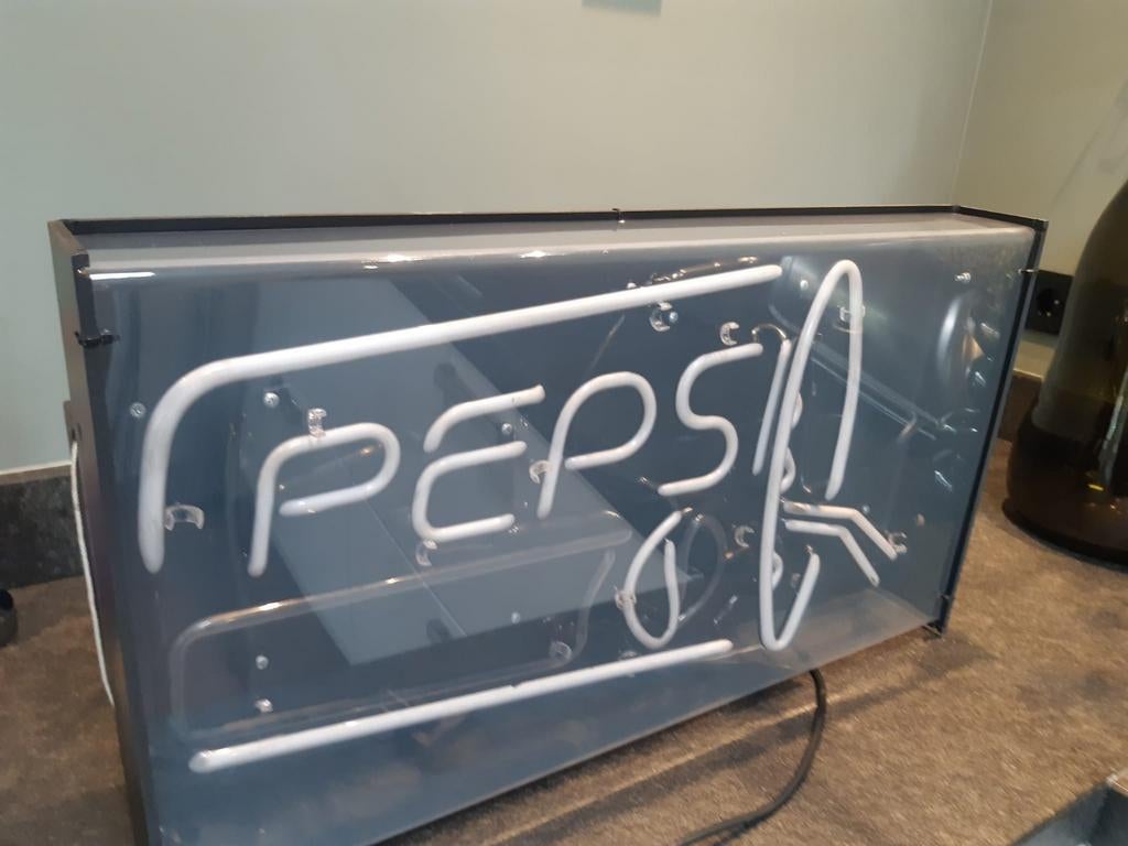 Vintage Pepsi Neon Lichtbak - Uniek Reclameobject, Verzamelen, Ophalen of Verzenden, Gebruikt, Lichtbak of (neon) lamp