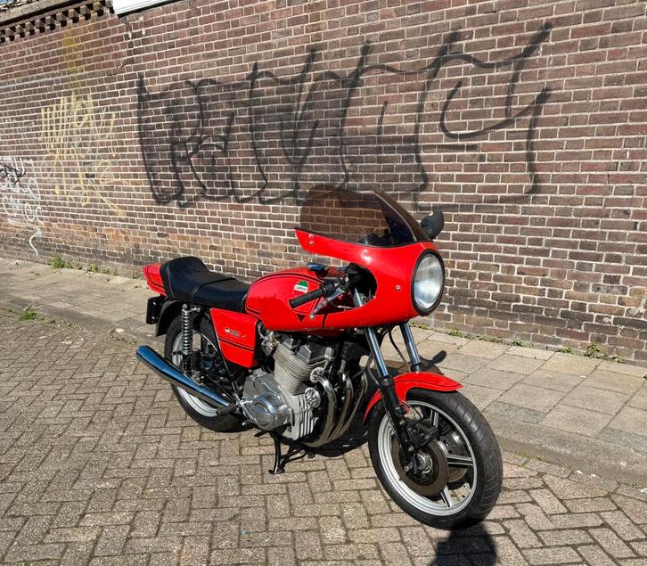 Goedkoopste laverda 1000 cc uit 1978 weinig km super mooi, Motoren, Motoren | Oldtimers, Super Sport, meer dan 35 kW, 3 cilinders
