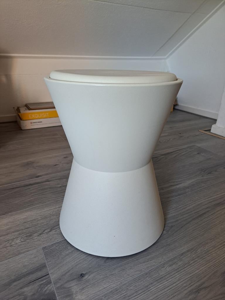 Driade Easy Pieces kruk met opbergruimte, zandkleurig, Huis en Inrichting, Ophalen, Gebruikt, Kunststof