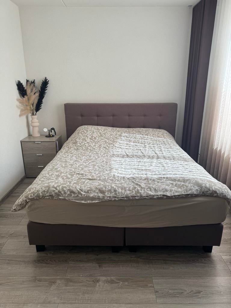 Kledingkast, bed en 2 nachtkastjes, Huis en Inrichting, Slaapkamer | Bedden, Ophalen, Gebruikt, 210 cm, Tweepersoons