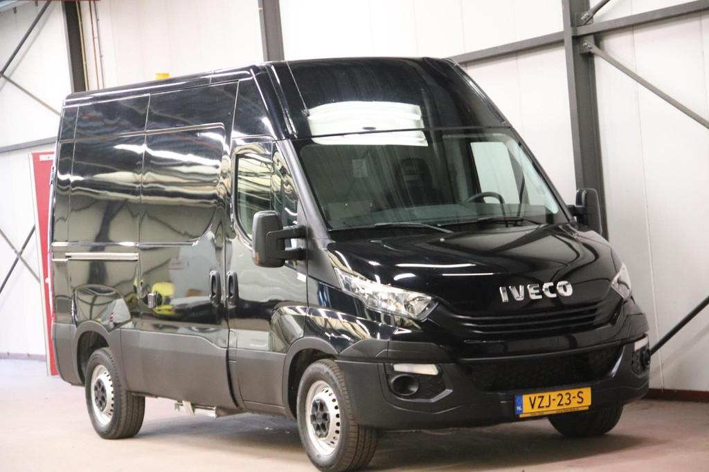 Iveco Daily 35S16V 2.3 L2H2 160PK 3500 KG TREKVERMOGEN EURO, Gebruikt, Euro 6, Iveco, Zwart