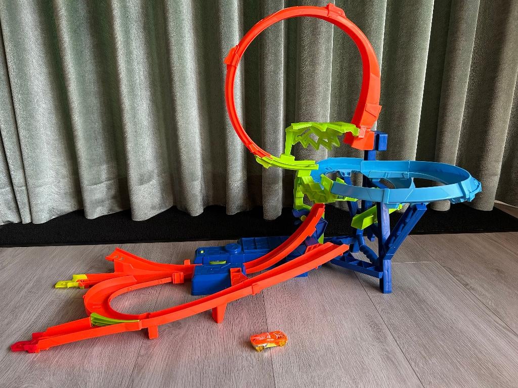 Hot Wheels - Stuntbanen Crash in de Lucht, Kinderen en Baby's, Speelgoed | Racebanen, Ophalen, Racebaan, Zo goed als nieuw, Hot Wheels