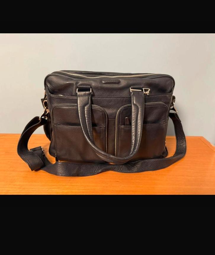 Piquadro aktetas leer, Computers en Software, Laptoptassen, Zo goed als nieuw, Aktetas, 15 inch, Ophalen of Verzenden