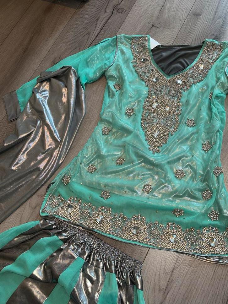 Prachtige Lehnga - Indiase feestkleding, Kleding | Dames, Jurken, Nieuw, Maat 36 (S), Groen, Onder de knie, Ophalen of Verzenden