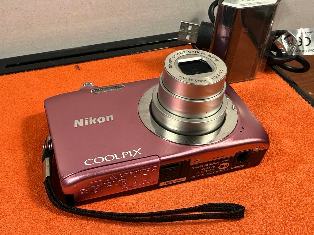 Roze Nikon Coolpix S2600, Gebruikt, Ophalen of Verzenden, X, X