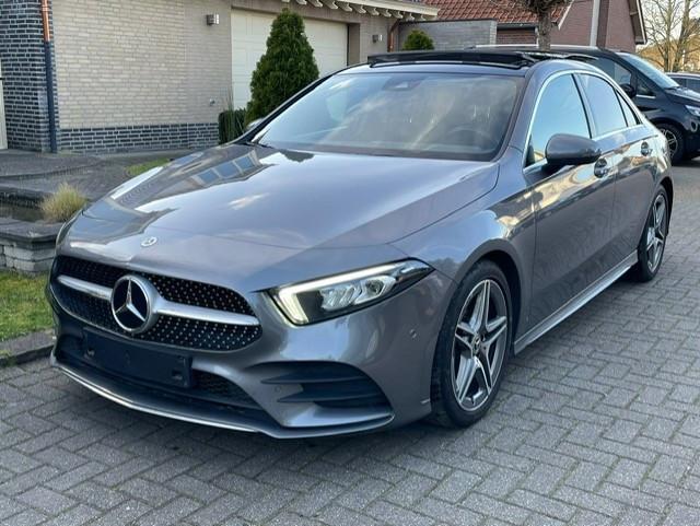 Mercedes-Benz A-klasse 200 d AMG LINE PANO LED NAVI CAMERA, Auto's, Mercedes-Benz, Te koop, A-Klasse, ABS, Achteruitrijcamera