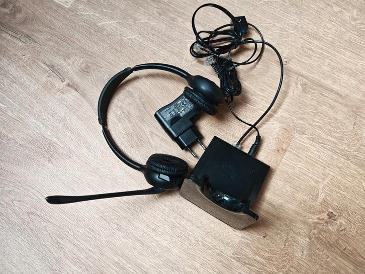 Plantronics C052A DECT Headset, Computers en Software, Headsets, Zo goed als nieuw, On-ear, Draadloos, Mute-functie, Volumeregelaar