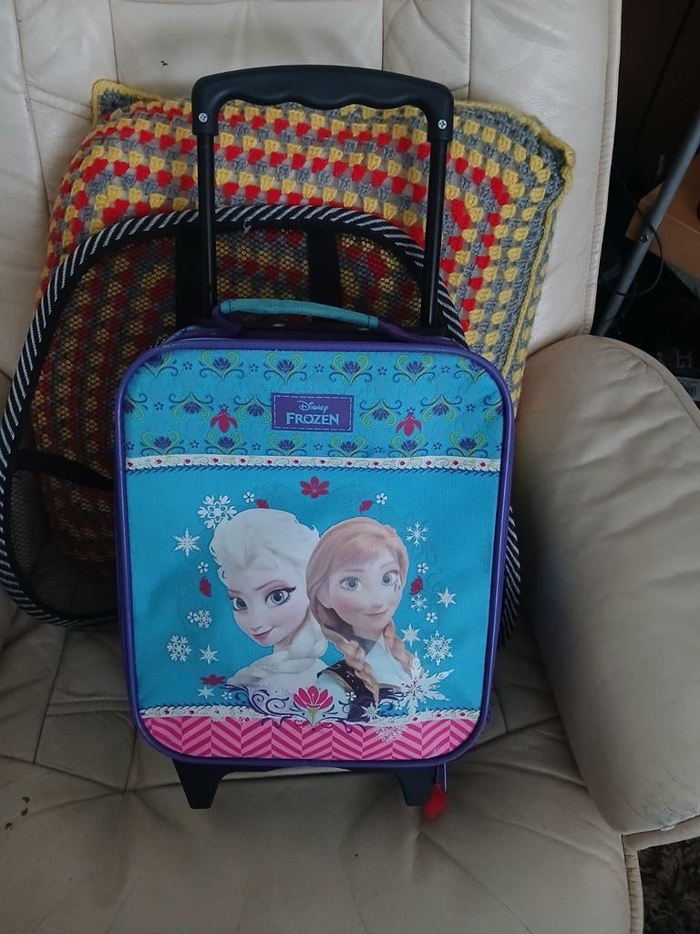 Kinder trolley bijna nieuwe twee willen huis opruimen, Sieraden, Tassen en Uiterlijk, Koffers, Ophalen, Hard kunststof, Minder dan 50 cm