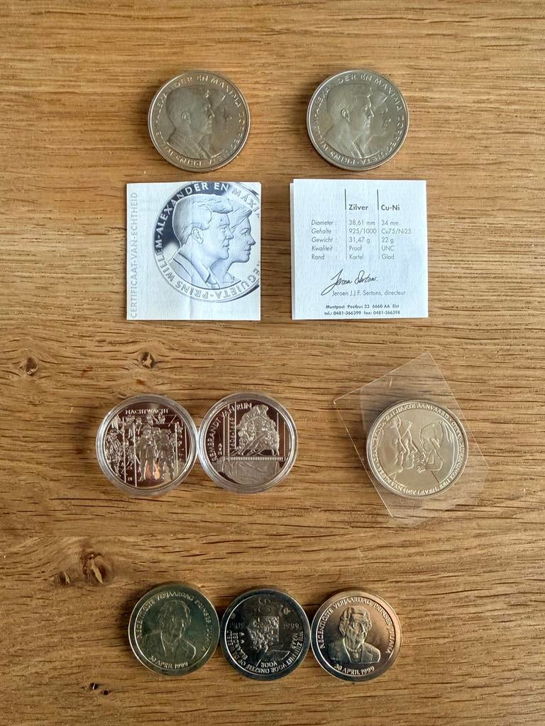 8 Herdenkingsmunten Koper-Nikkel, Postzegels en Munten, Penningen en Medailles, Ophalen of Verzenden, Overige materialen