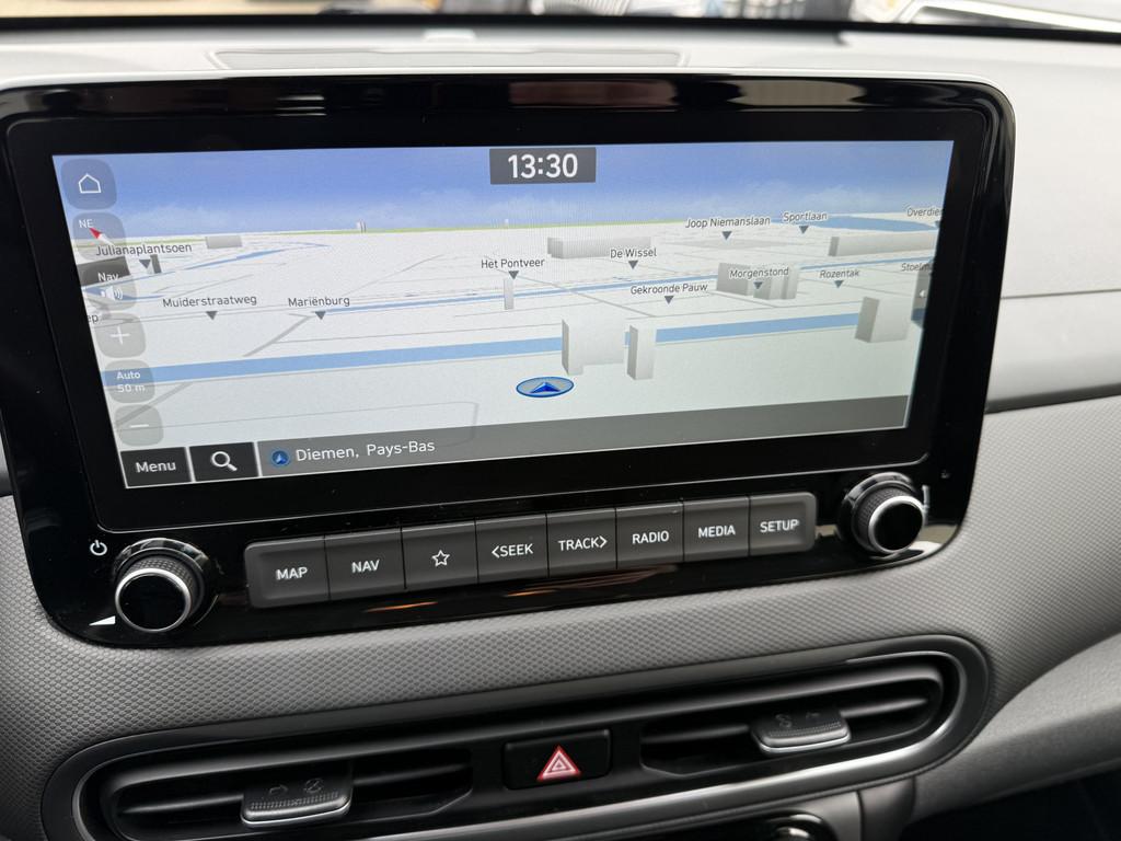 Hyundai KONA 1.6 GDI HEV Comfort (bj 2022, automaat), Auto's, Gebruikt, Wit, Bedrijf, Hybride Elektrisch/Benzine