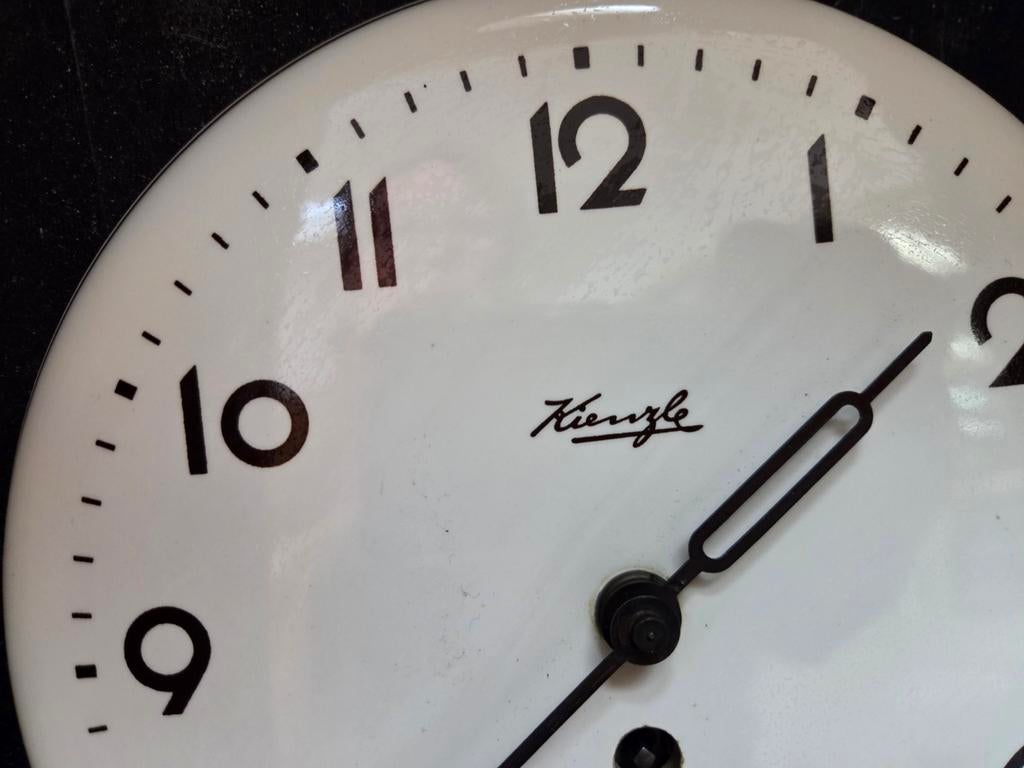 Vintage porselein Kienzle wandklok - Made in Germany, Antiek en Kunst, Antiek | Klokken, Ophalen of Verzenden