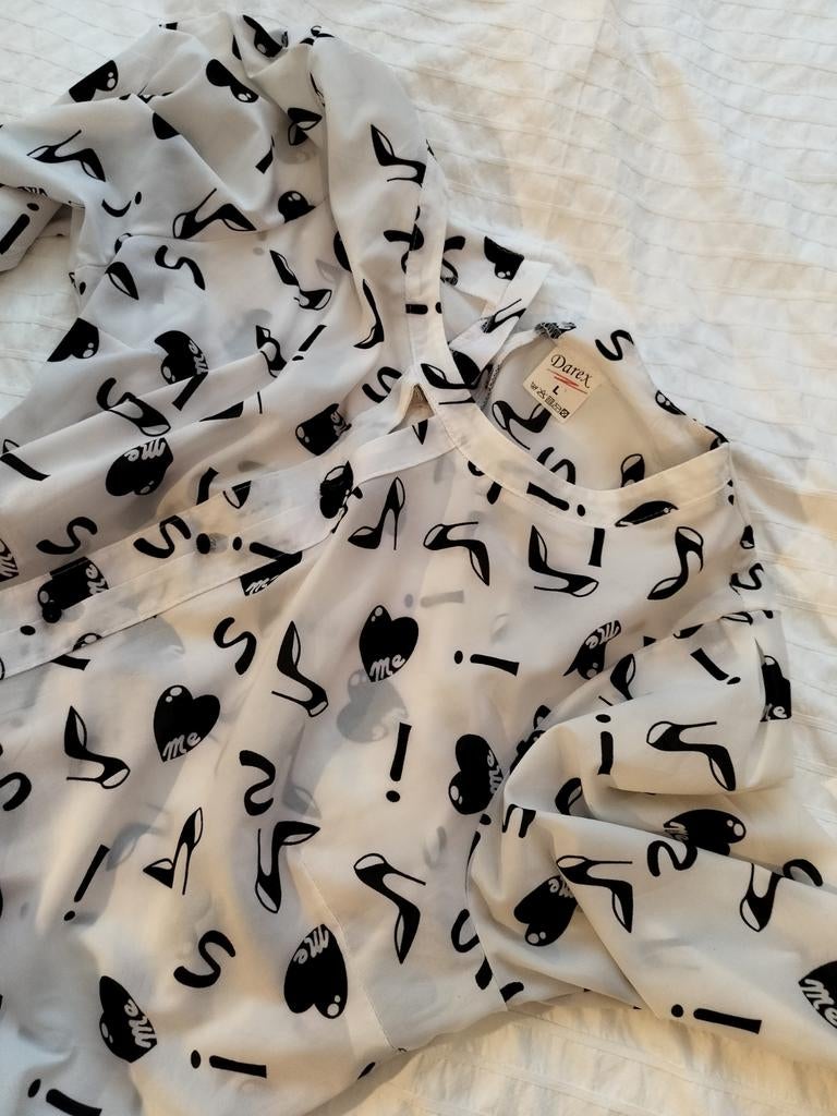 Wit zijde blouse met zwarte pumps ect., Ophalen of Verzenden