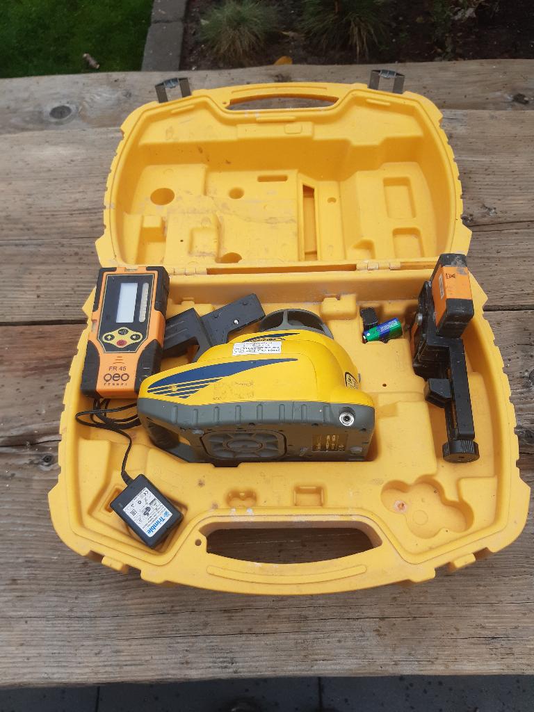 bouwlaser Spectra ll300 met 2 ontvangers, Ophalen, Gebruikt, 250 ampère of meer, Overige typen