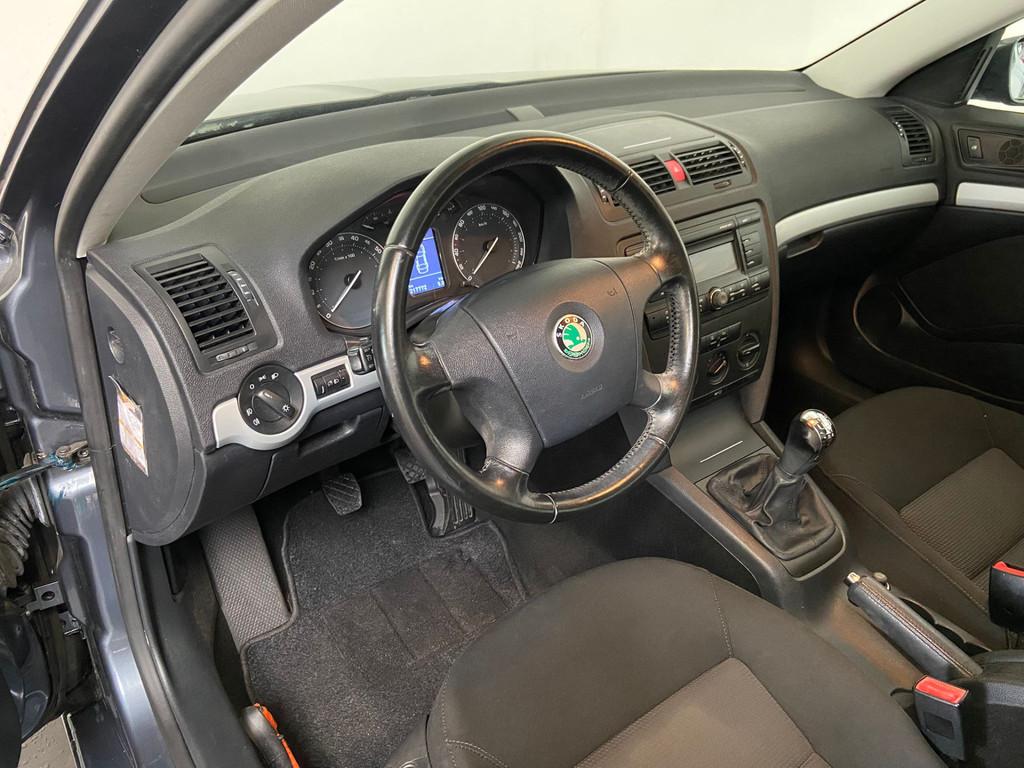 Skoda Octavia Combi 1.6 FSI Tour Airco. Cruise. Elek. Pakket, Auto's, Voorwielaandrijving, 15 km/l, Gebruikt, 4 cilinders