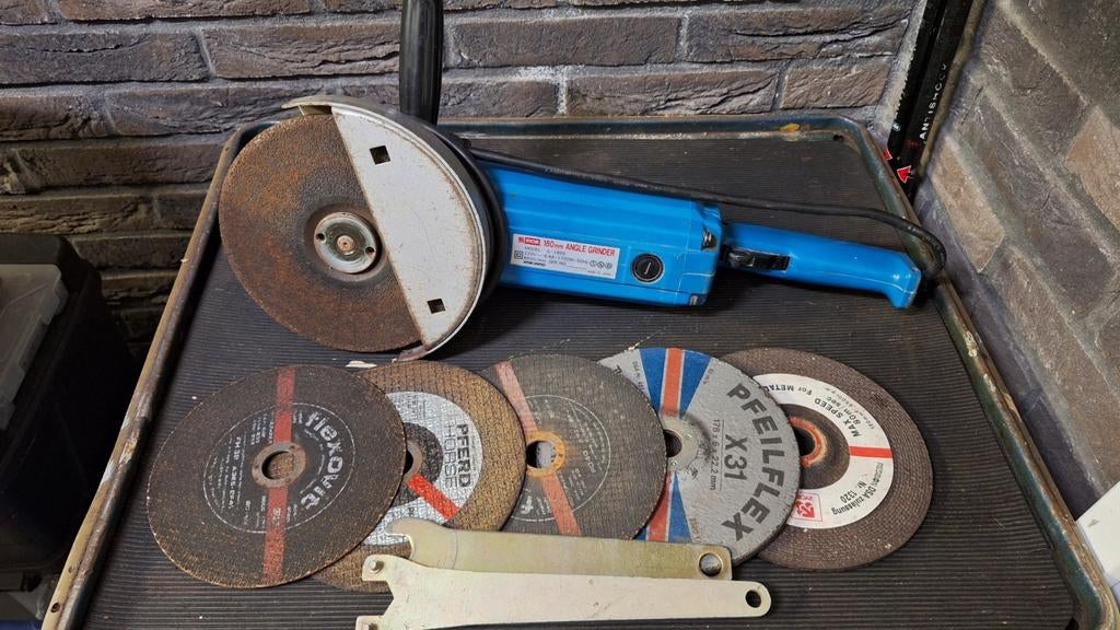 Ryobi haakse slijptol, Doe-het-zelf en Verbouw, Ophalen, Gebruikt, 1000 watt of meer, Haakse handslijpmachine