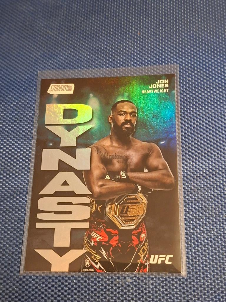 Topps Stadium Club UFC Jon Jones Dynasty, Ophalen of Verzenden, Zo goed als nieuw, Plaatje