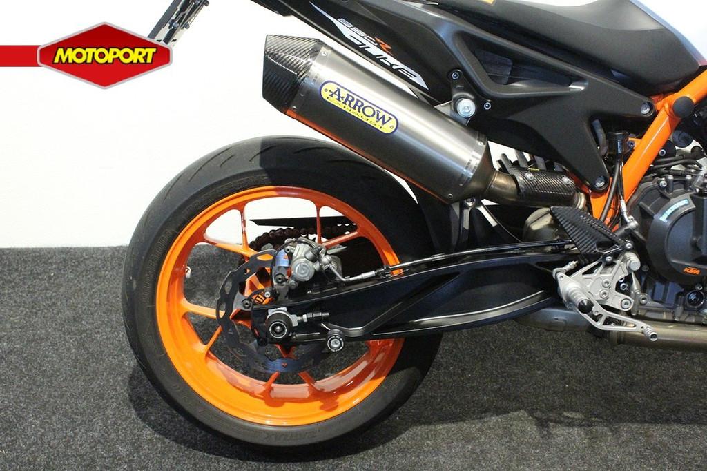KTM 890 DUKE R (bj 2021), Bedrijf, Naked bike