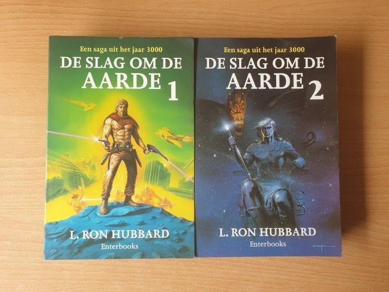 L. Ron Hubbard - De Slag om de Aarde I & II, Boeken, Fantasy, Gelezen, Ophalen of Verzenden