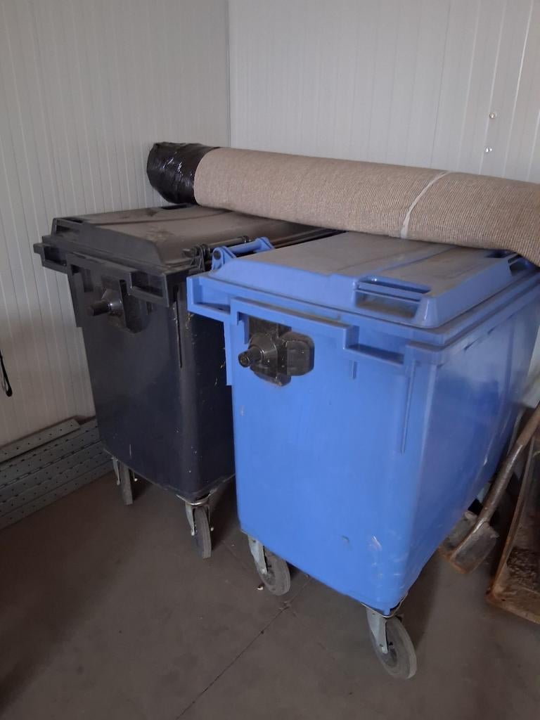 2x rolcontainer 660 liter, Ophalen