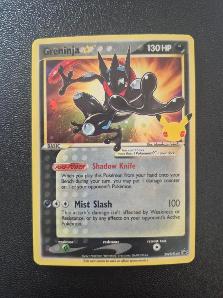 Greninja GOLD STAR SWSH144 Celebrations ETB PROMO, Hobby en Vrije tijd, Verzamelkaartspellen | Pokémon, Ophalen of Verzenden, Zo goed als nieuw